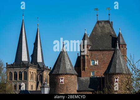 Cathedral and Klever Tor, double gate in Xanten, outer gate, with the owl towers, Lower Rhine, Germany, Stock Photo