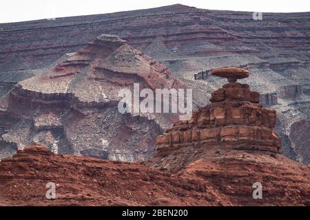 Unique Geology of Utah, Mexican Hat Rock and Raplee Anticline Stock Photo