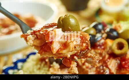 Tunisien Seskssou bel hout -ethnic  fish  couscous close ip Stock Photo