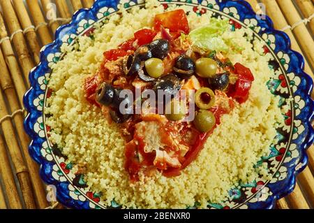 Tunisien Seskssou bel hout -ethnic  fish  couscous close ip Stock Photo