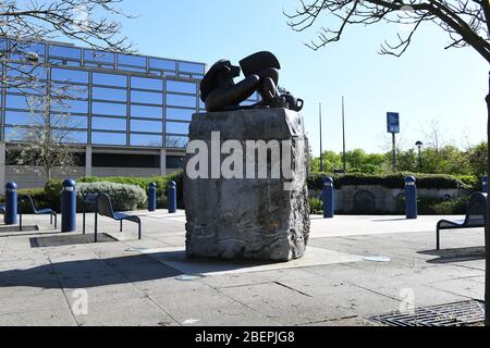 Milton Keynes Centre MK shops entrance civic offices library Stock Photo