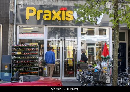 UTRECHT, 15-04-2020 , Dutchnews, Praxis new logo, Nieuw logo Praxis / Praxis City Stock Photo