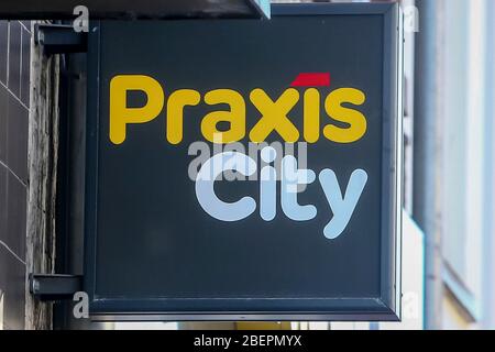 UTRECHT, 15-04-2020 , Dutchnews, Praxis new logo, Nieuw logo Praxis / Praxis City Stock Photo