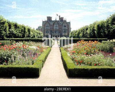 The beautiful gardens at Sandringham House on the Sandringham Estate country home of HM Queen Elizabeth II, Norfolk, England 1994 Stock Photo