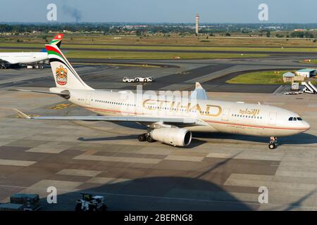 etihad-airways-airbus-a330-