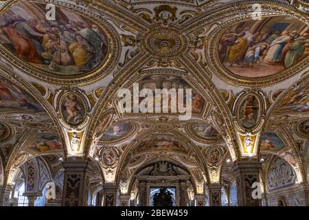 The decorated crypt of Salerno Cathedral (Duomo di Salerno), hosting the relics of  Saint Matthew, Campania, Italy Stock Photo