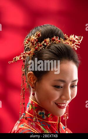A beautiful Chinese bride features Stock Photo