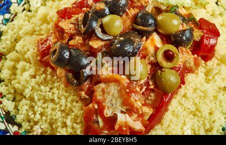 Tunisien Seskssou bel hout -ethnic  fish  couscous close ip Stock Photo