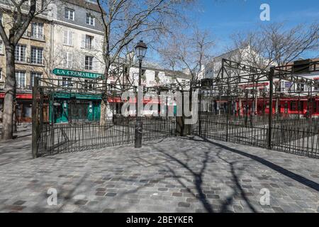 CONFINEMENT :MERCREDI ENSOLEILLE *** Local Caption *** En plein confinement les restaurateurs de la place du Tertre ressortent leurs terrasses Stock Photo