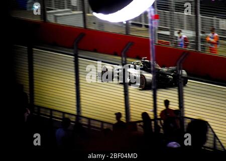 Lewis Hamilton in the Singapore F1 Grand Prix 2018 Stock Photo