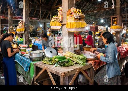 Horizontal view of the traditional fruit and vegetable market at Pejeng in Bali, Indonesia. Stock Photo