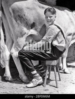 Physical culture . I Havekt3e:£N ABLeJo Put ot MY SHoetSFoR, 3 DAYS.. /  AFTER FOUR DAYS FAST MILK DIET ON FIRST DAY RESULTS AFTER ONE WEEK Stock  Photo - Alamy