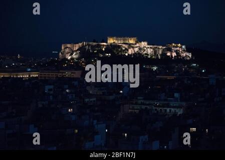 Athens, Greece. 16th Apr, 2020. A view of the Acropolis. Greece on lockdown since March 22nd counts to date 2207 confirmed Covid-19 cases and 105 fatalities. Credit: Nikolas Georgiou/Alamy Live News Stock Photo