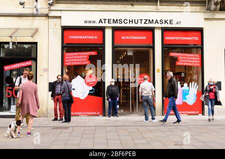 Vienna, Austria. 17th Apr, 2020. The exit restrictions in Austria have been extended to end of April  2020. Opening of a shop with respiratory masks and disinfectants. Credit: Franz Perc / Alamy Live News Stock Photo