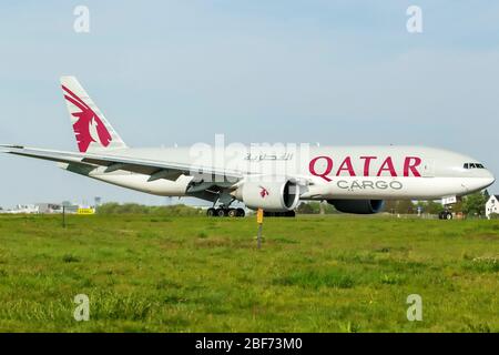 16 april 2020 Maastricht, The Netherlands Airplanes leaving the Airport Qatar cargo vliegtuig A7-BFH  Qatar cargo plane A7-BFH Stock Photo