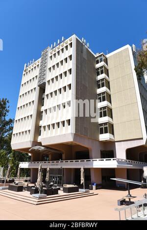 IRVINE, CALIFORNIA - 16 APRIL 2020: Engineering Tower on the Campus of the University of California Irvine, UCI. Stock Photo