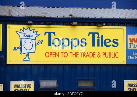 shuffle projektor spredning Illustrative image of a Topps Tiles store Stock Photo - Alamy