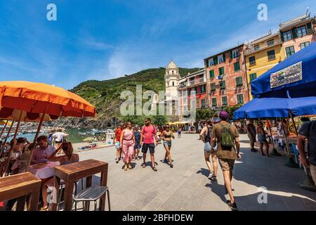 Downtown of the Vernazza village with many tourists, Cinque Terre, National park in Liguria, La Spezia province, Italy, Europe. UNESCO world heritage Stock Photo