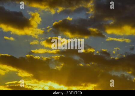 Lichtdurchfluteter Himmel Stock Photo