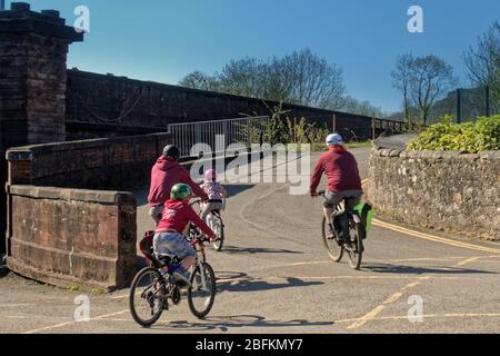 Bowling, Glasgow, Scotland, UK,18h April, 2020: UK Weather: Sunny day saw a busy Forth and Clyde canal at bowling on the firth of river clyde estuary. Stock Photo