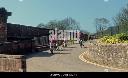 Bowling, Glasgow, Scotland, UK,18h April, 2020: UK Weather: Sunny day saw a busy Forth and Clyde canal at bowling on the firth of river clyde estuary. Stock Photo