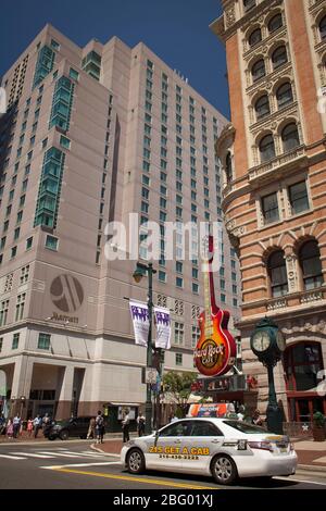 Taxi in front of Hard Rock Cafe, Downtown Philadelphia, Pennsylvania Stock Photo