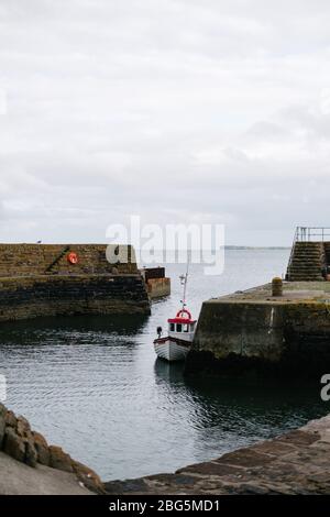 View of the beautiful, peaceful and historic Keiss Harbour in Caithness, Scotland, UK Stock Photo