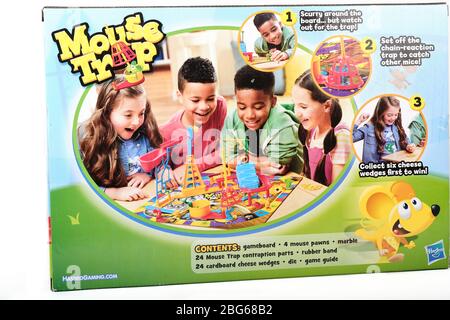 https://l450v.alamy.com/450v/2bg68b2/close-up-of-back-of-boxed-up-hasbro-mouse-trap-board-game-ready-to-be-played-2bg68b2.jpg