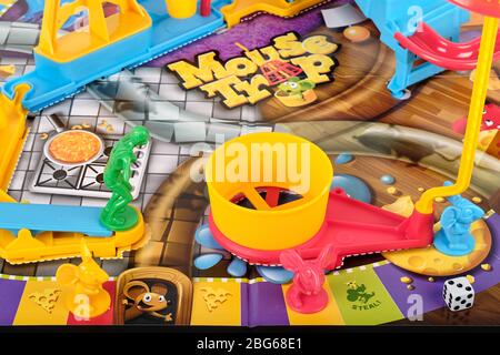 Mouse trap game hi-res stock photography and images - Alamy