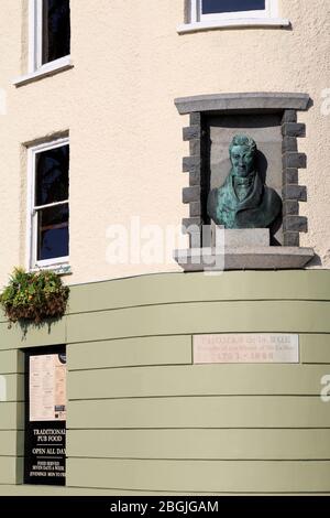 Thomas de la Rue Bust, North Esplanade, St. Peter Port, Guernsey, Channel Islands, Europe Stock Photo