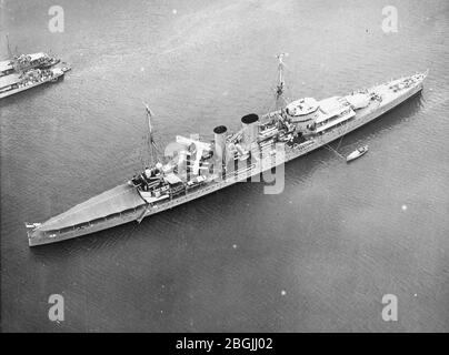 HMS Exeter (68) at anchor in Balboa harbor on 24 April 1934. Stock Photo