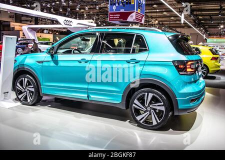 Brussels, Belgium, Jan 2020 Volkswagen VW Touran at Brussels Motor Show,  Second generation, MQB platform, compact MPV multi-purpose vehicle Stock  Photo - Alamy