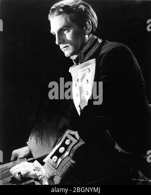 LAURENCE OLIVIER Portrait as Nelson in LADY HAMILTON aka THAT HAMILTON ...