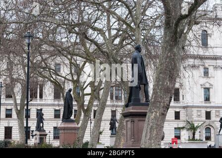 Sir Robert Peel Benjamin Disraeli 1st Earl of Beaconsfield Statue in Parliament Square, London SW1 by Matthew Noble Mario Raggi Stock Photo