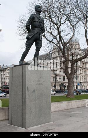 Bronze Jan Smuts Christian Smuts Statue in Parliament Square, London SW1 Stock Photo