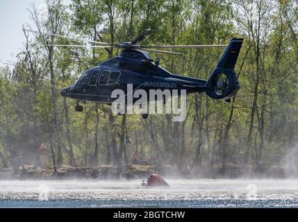 Forest fire in the German-Dutch border region near NiederkrŸchten-Elmpt, in a nature reserve, deployment of fire-fighting helicopters, Eurocopter EC 1 Stock Photo