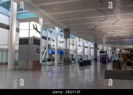 pearson toronto terminal intl airport inside arrivals desks busy afternoon check alamy pandemic quiet empty covid during