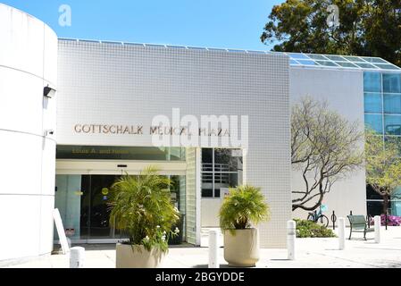 IRVINE, CALIFORNIA - 22 APRIL 2020: The Gottschalk Medical Plaza on the Campus of the University of California Irvine, UCI. Stock Photo