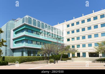 IRIVNE, CALIFORNIA - 21 APRIL 2020:  McGaugh Hall on the campus of the University of California Irvine, UCI. Stock Photo