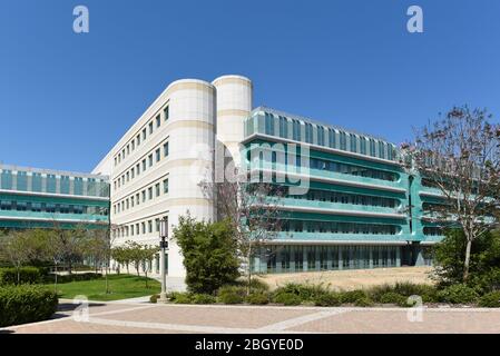 IRIVNE, CALIFORNIA - 21 APRIL 2020:  McGaugh Hall on the campus of the University of California Irvine, UCI. Stock Photo