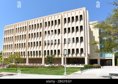 IRIVNE, CALIFORNIA - 21 APRIL 2020:  Rowland Hall on the campus of the University of California Irvine, UCI. Stock Photo