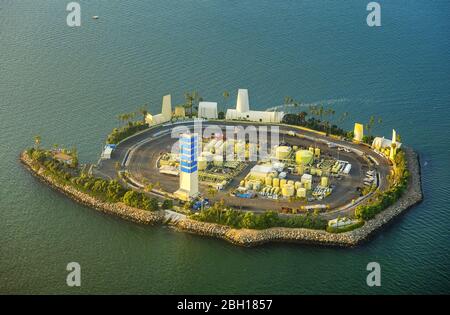 , Artificial island Island White with oil refinery facilities in San Pedro Bay in front of the coast of Long Beach, 20.03.2016, aerial view, USA, California, Long Beach Stock Photo