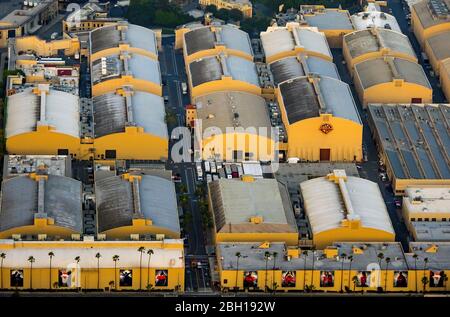 Production halls and sound stages of Warner Bros Studios in Los Angeles, 20.03.2016, aerial view, USA, California, Los Angeles Stock Photo