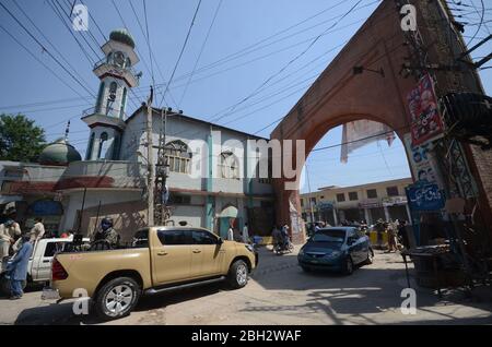 Peshawar, Pakistan. 23rd Apr, 2020. Pakistani paramilitary soldiers stands guard in a checkpoint during lockdown. Paramilitary soldier officials are informing the citizens about the adoption of security measures in Kohati Bazaar by announcing through loudspeakers. (Photo by Hussain Ali/Pacific Press) Credit: Pacific Press Agency/Alamy Live News Stock Photo