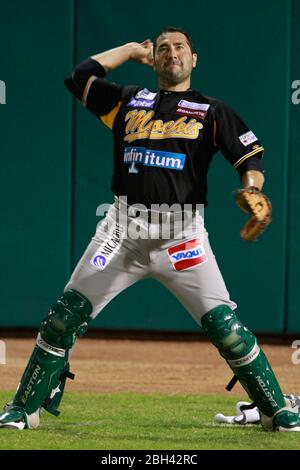 Saul Soto catcher de Mochis, durante el juego de beisbol de Naranjeros vs Cañeros durante la primera serie de la Liga Mexicana del Pacifico. 15 octubr Stock Photo