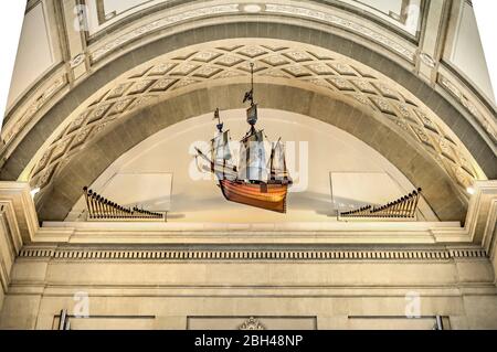 Annapolis, Maryland, USA. 9th Aug, 2019. The United States Naval Academy Chapel photographed Friday, August 9, 2019 in Annapolis, Maryland. The Chapel is one of two houses of worship on the grounds of the Navy's service academy. Protestant and Catholic services are held there. The Naval Academy Chapel is a focal point of the Academy and the city of Annapolis. The chapel is an important feature which led to the Academy being designated a National Historic Landmark in 1961. It was designed by Ernest Flagg and the cornerstone was laid in 1904 by Admiral George Dewey and the dedication of the Cha Stock Photo