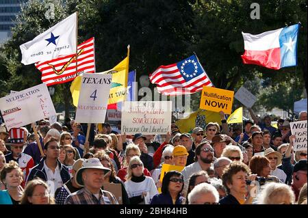Austin Texas USA, January 16, 2009: A coalition of Tea Party groups advocating diverse causes rally against Democrats and U.S. President Barack Obama at the Texas Capitol. The event comes a week after the cancellation of a February Tea Party conference in San Antonio that was to feature Sarah Palin as speaker. ©Bob Daemmrich Stock Photo