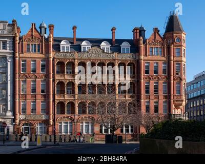 Royal Hospital for Children and Women, Waterloo Road, built in 1905 Lombardic Renaissance-style, with Doulton ware porch and signage now a hostel Stock Photo