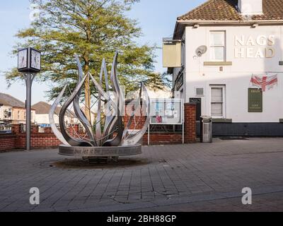 KIRKBY IN ASHFIELD, ENGLAND - APRIL 24: The Nags Head pub and metal sculpture, Station Street. In Kirkby In Ashfield, Nottinghamshire, England. On 24t Stock Photo