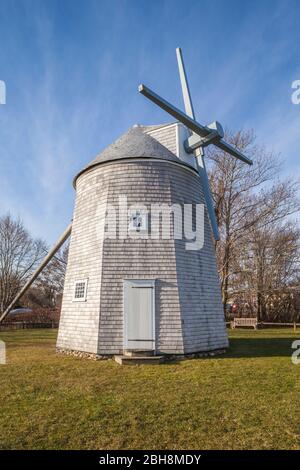 USA, New England, Massachusetts, Cape Cod, Orleans, Jonathan Young Windmill, built in the early 18th century Stock Photo